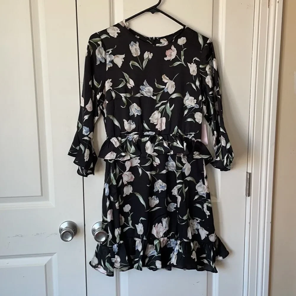 Avec Les Filles Floral Bell Sleeve Dress
